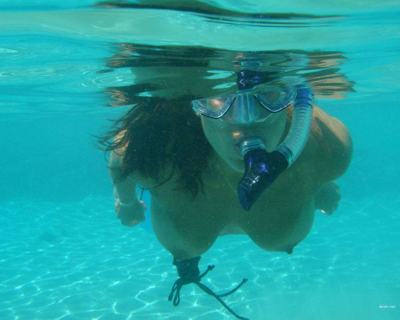 Raw and Uncensored: Amateur Nude Girl's Explicit Vacation Poses