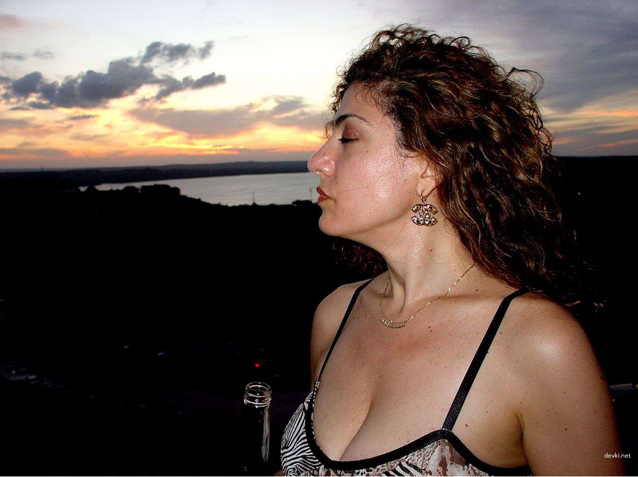 Raw and Uncensored: Amateur Nude Girl's Explicit Vacation Poses
