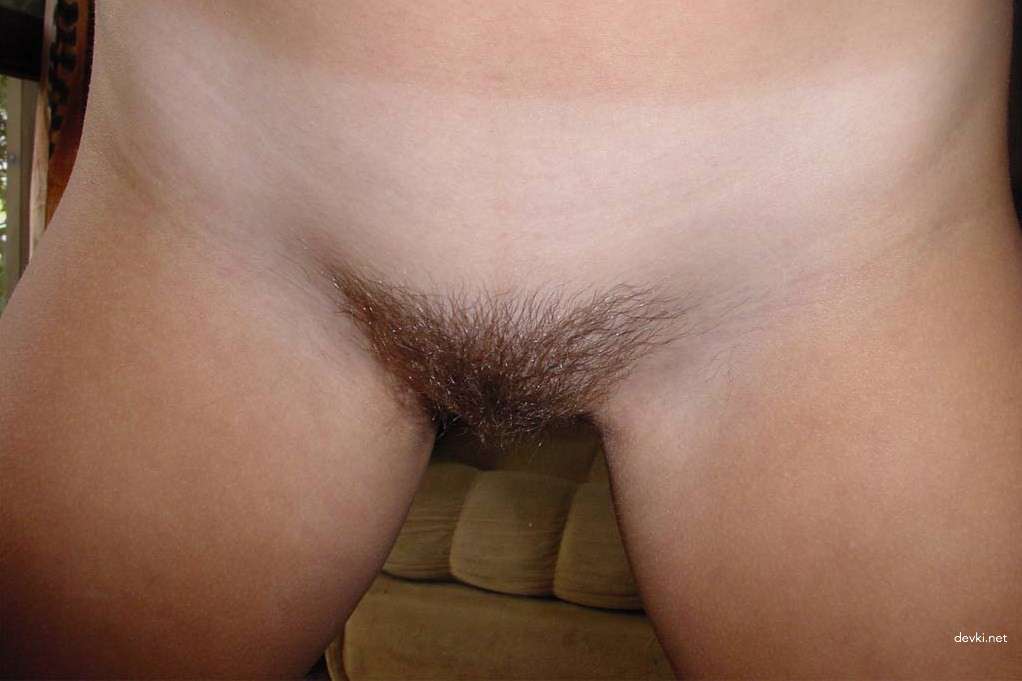 Explicit Amateur Nude Blonde with Hairy Pussy: Uncensored XXX Photo