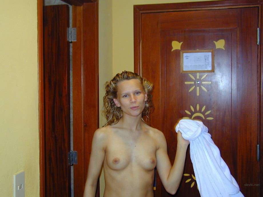 Blonde Bombshell Exposed: Explicit Amateur Erotica Photos