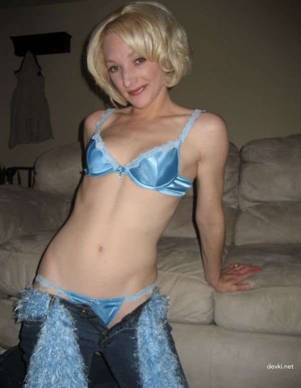 XXX Blonde Amateur's Naughty Private Pics: Explicit & Bold English Photos