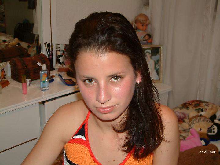 Amateur Explicit Photos: Intimate Shots of Cute Girl - Uncensored and Provocative