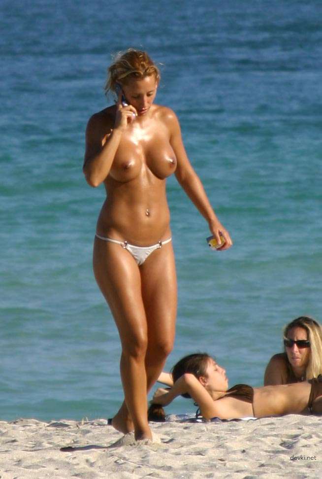 Explicit Topless Girls: Uncensored Amateur Photos for Adults