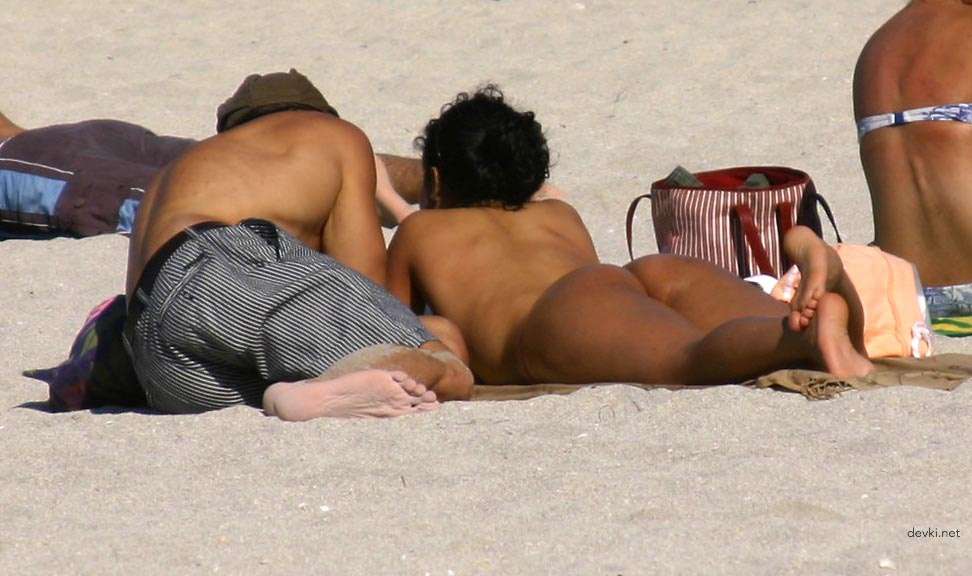 Explicit Topless Girls: Uncensored Amateur Photos for Adults