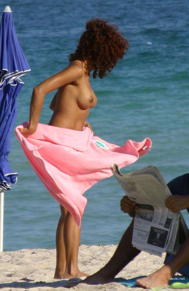 Explicit Topless Girls: Uncensored Amateur Photos for Adults