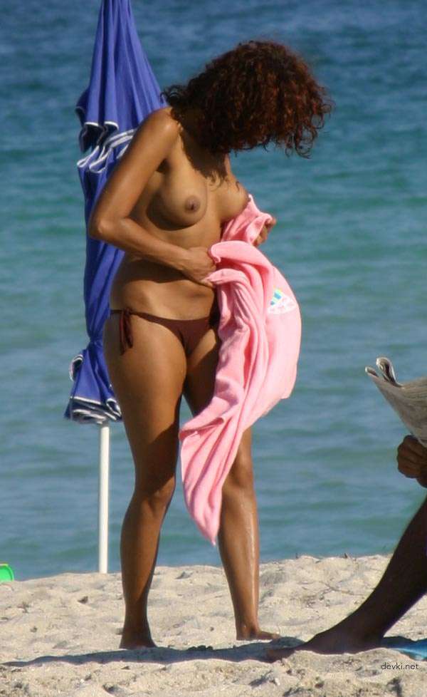 Explicit Topless Girls: Uncensored Amateur Photos for Adults