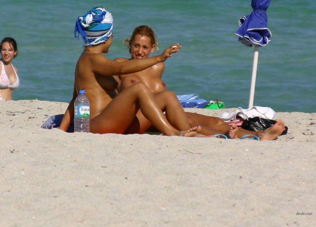 Explicit Topless Girls: Uncensored Amateur Photos for Adults