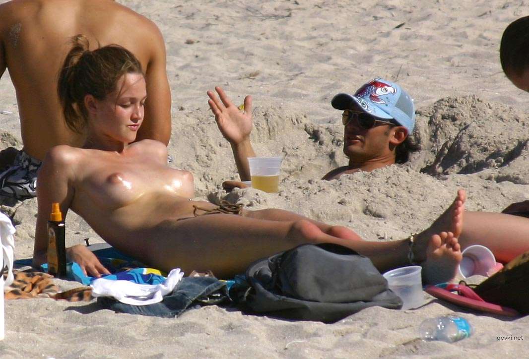 Explicit Topless Girls: Uncensored Amateur Photos for Adults