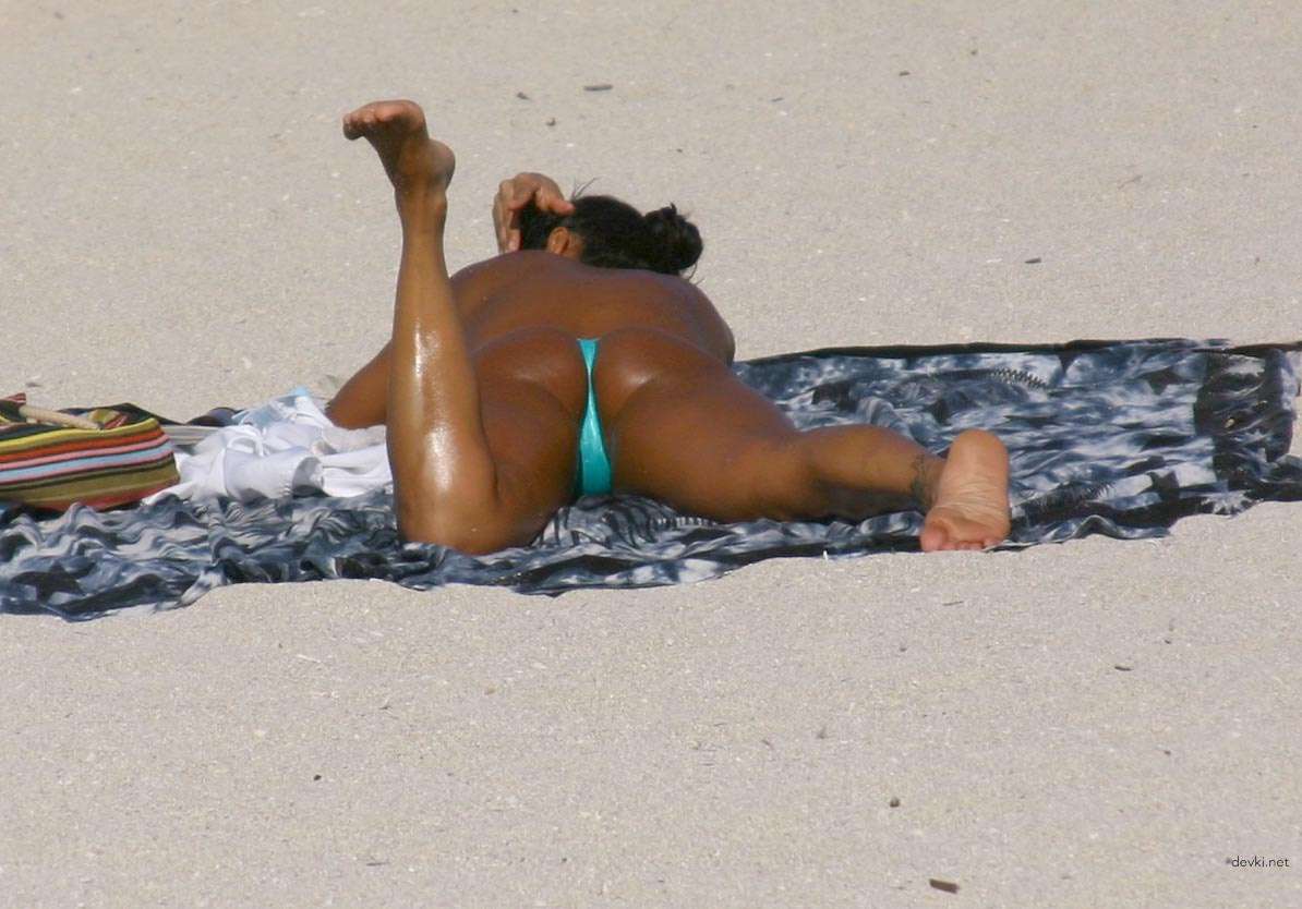 Explicit Topless Girls: Uncensored Amateur Photos for Adults