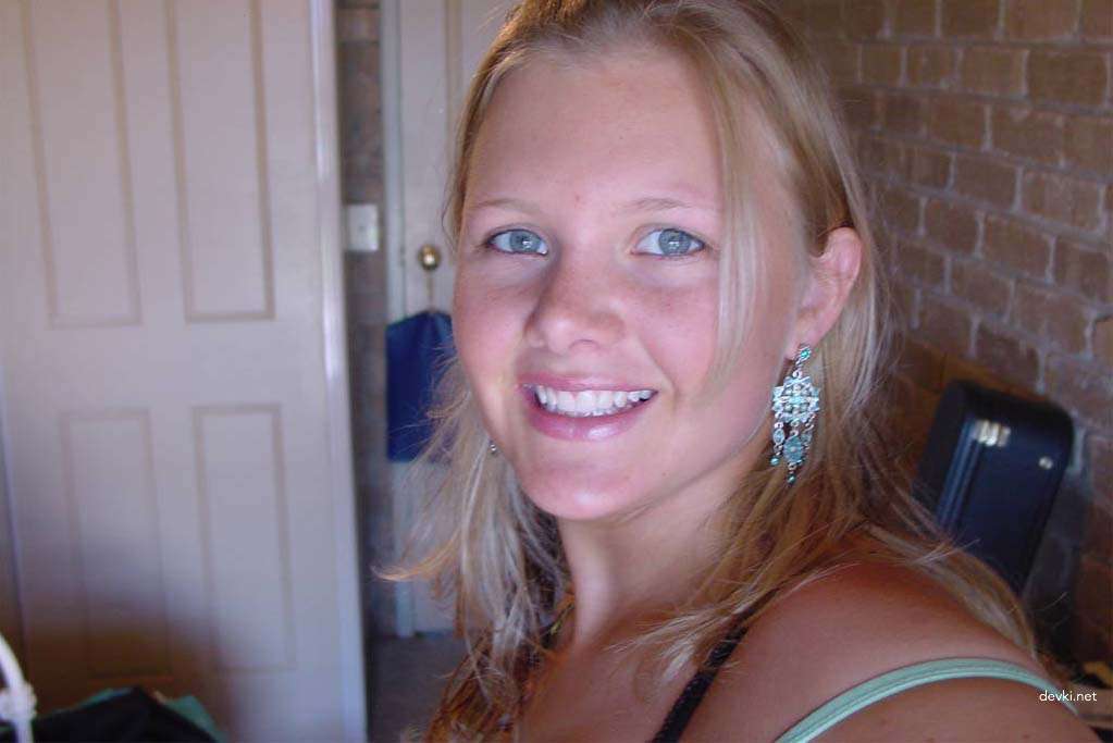 XXX Teen Selfies: Hot & Naughty Pics of Young Girls - Explicit & Provocative Amateur Photos for Adults