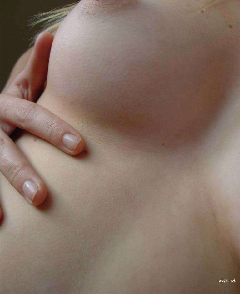 XXX Amateur Blonde Erotica: Hot Blonde Woman in Explicit Photos