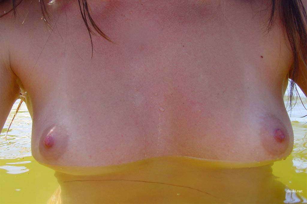 Sizzling Beach Babe's XXX Vacation Adventure: Wild and Steamy Fun!