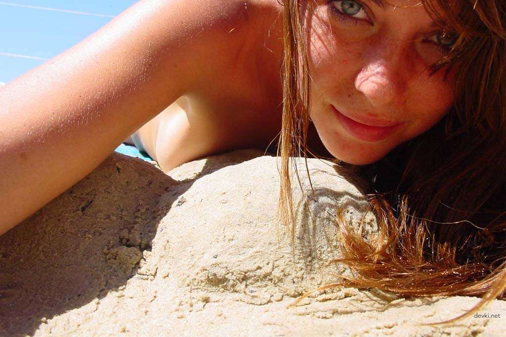 Sizzling Beach Babe's XXX Vacation Adventure: Wild and Steamy Fun!