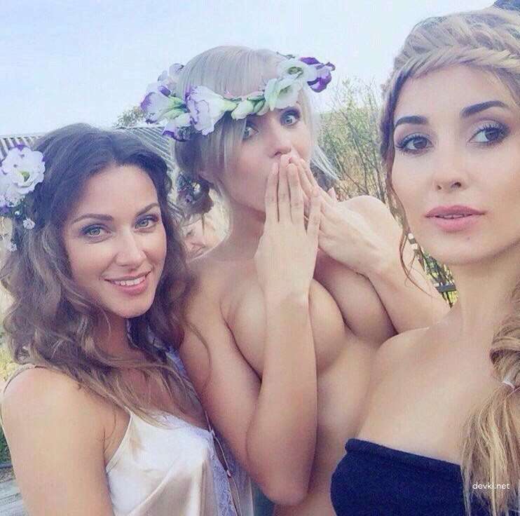 Lesbian Girlfriend Intimacy: Explicit Private Erotic Photos