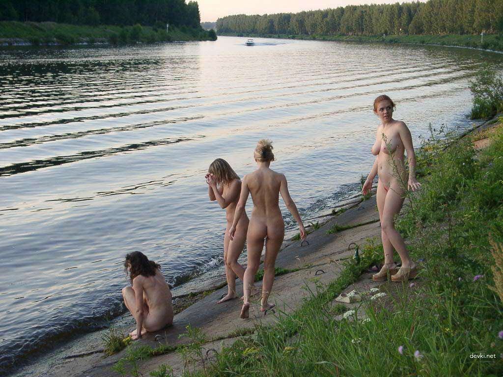 Wild Babes Gone Wild: Explicit Amateur Photos of Naughty Girls in the Woods