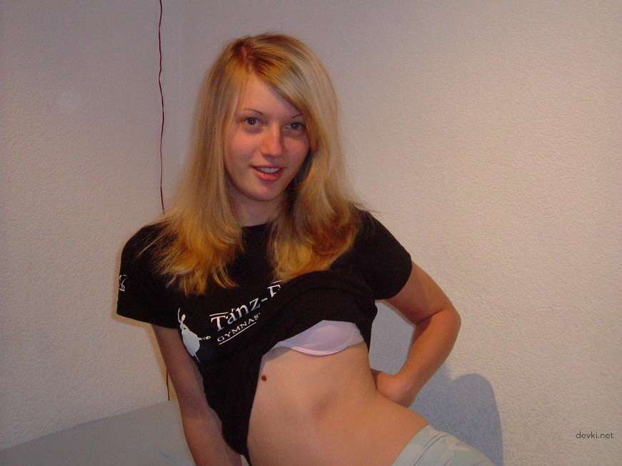 Amateur Blonde Nude with Small Tits - Explicit Naked Photo