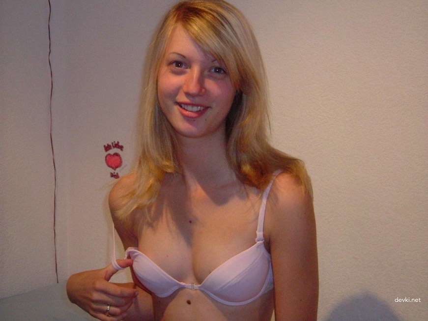 Amateur Blonde Nude with Small Tits - Explicit Naked Photo