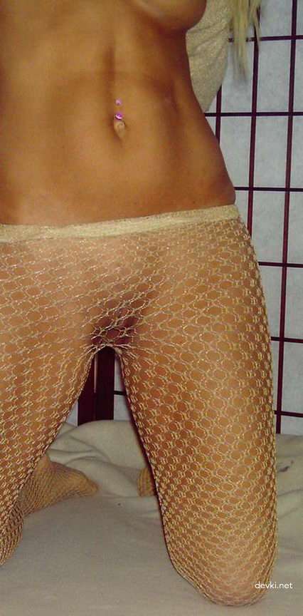 Seductive Blonde Amateur in Explicit Sexual Poses - XXX Photo