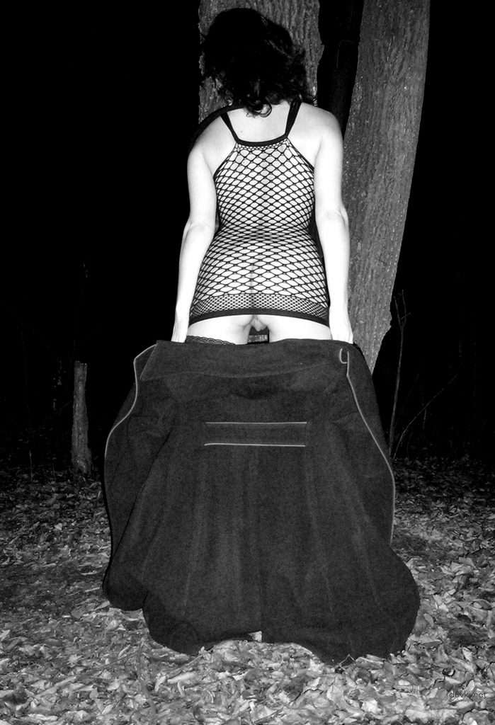Naughty Amateur Babe Striking Provocative Poses in Explicit Photoshoot