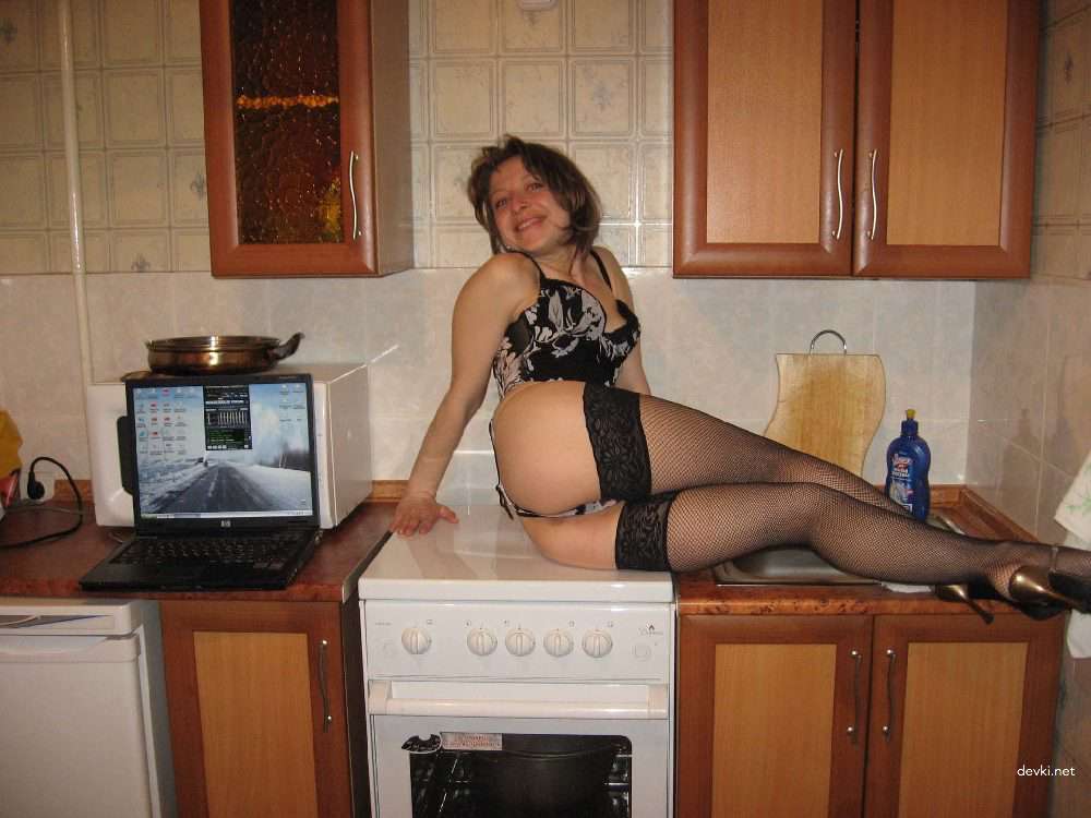Steamy Amateur Mature Wife Home Photo - Uncensored and XXX Hot!