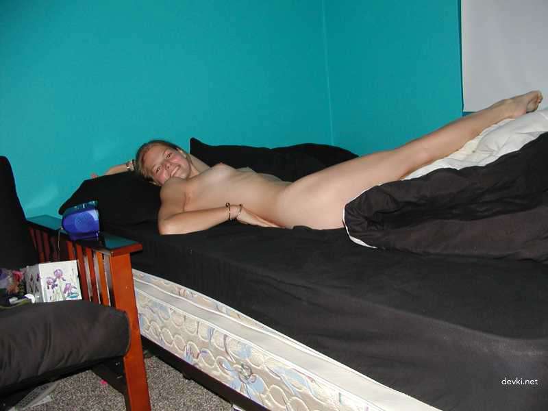 Explicit Nude Photoshoot: Amateur Girl Poses in Erotic Content