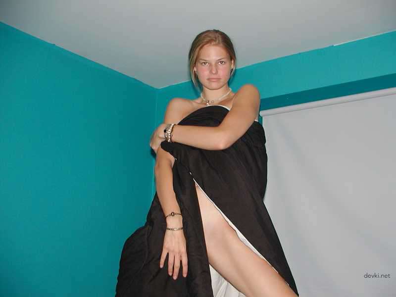 Explicit Nude Photoshoot: Amateur Girl Poses in Erotic Content