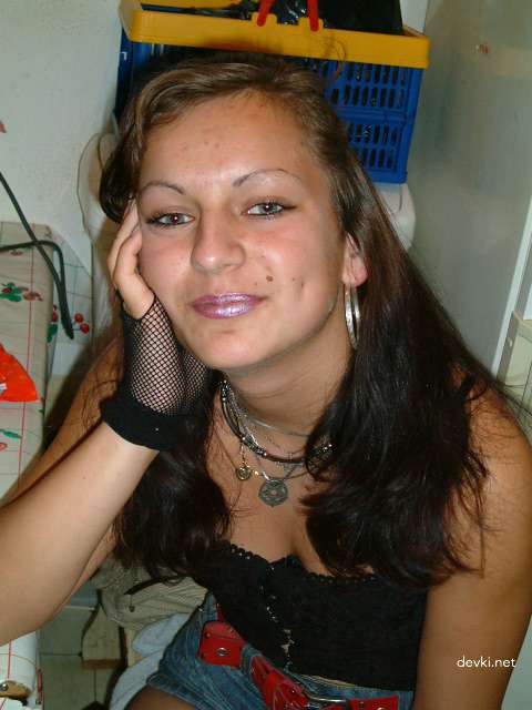 XXX Amateur Girl: Sultry & Cute Explicit Photo Collection