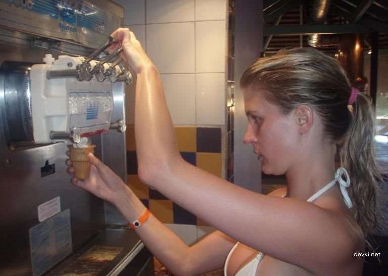 Blonde Nude Vacation: Explicit Resort Amateur Photo