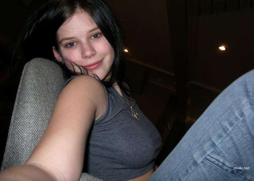 XXX Brunette's Uncensored Amateur Photos: Explicit Adult Content for XXX Enthusiasts