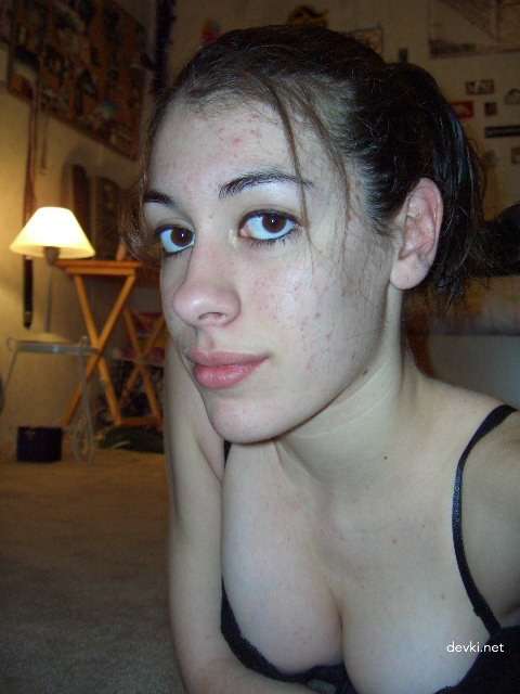 Sizzling Brunette Bares All: Explicit Amateur Selfie - Hot Body Exposed