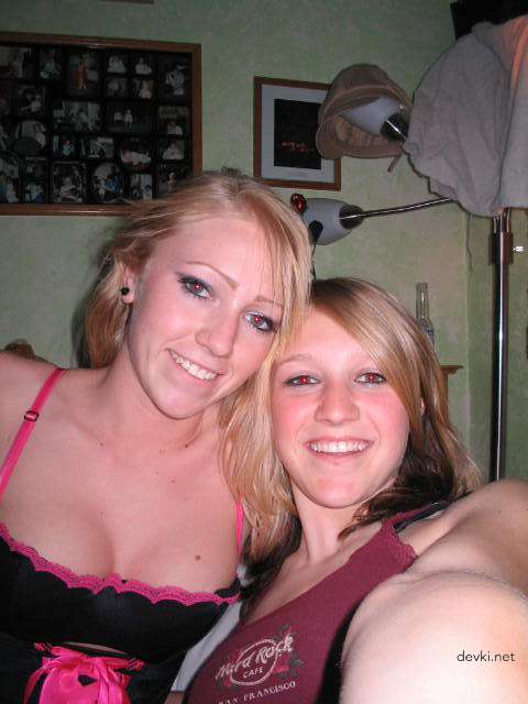 Hot Amateur Babe Bares All in Seductive Nude Poses