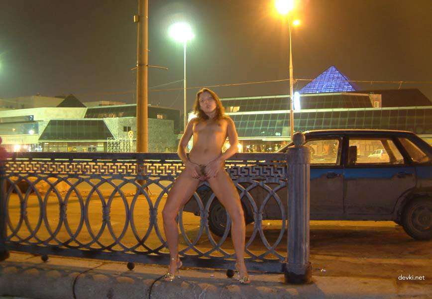 Explicit Outdoor Nude Amateur Photo Shoot: Naked Poses on Street at Night