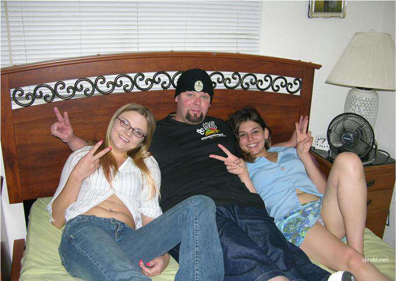 Intense Threesome with Two Girls and Bald Guy - Hardcore Amateur Porn