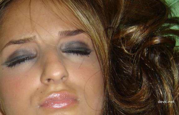 Seductive Amateur Babe Flaunts Hot Lingerie Body