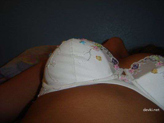 Seductive Amateur Babe Flaunts Hot Lingerie Body