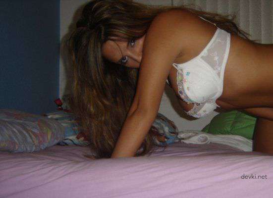 Seductive Amateur Babe Flaunts Hot Lingerie Body