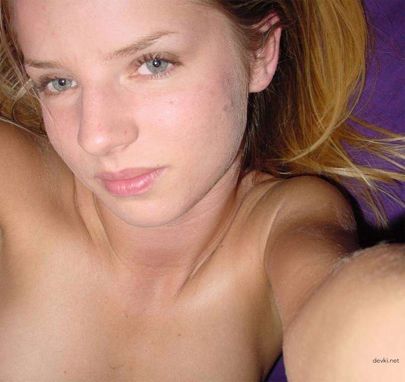 Sizzling Blonde Babe Bares All in Raunchy Selfies - XXX Photoshoot
