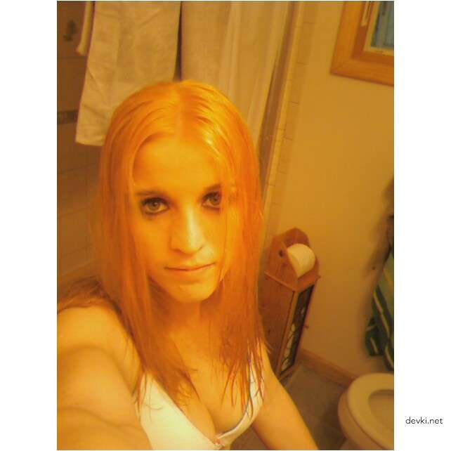 Explicit Blonde Amateur in Nude Bath: Hot Bathroom Photo