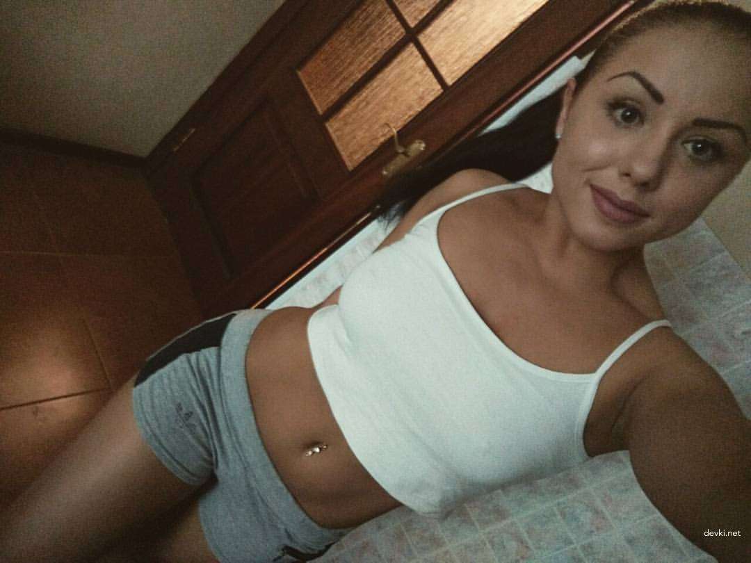 Explicit Private Amateur Porn: Cute Girl's Explicit Photos Unleashed