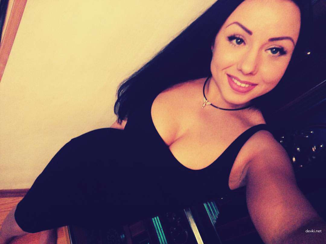 Explicit Private Amateur Porn: Cute Girl's Explicit Photos Unleashed