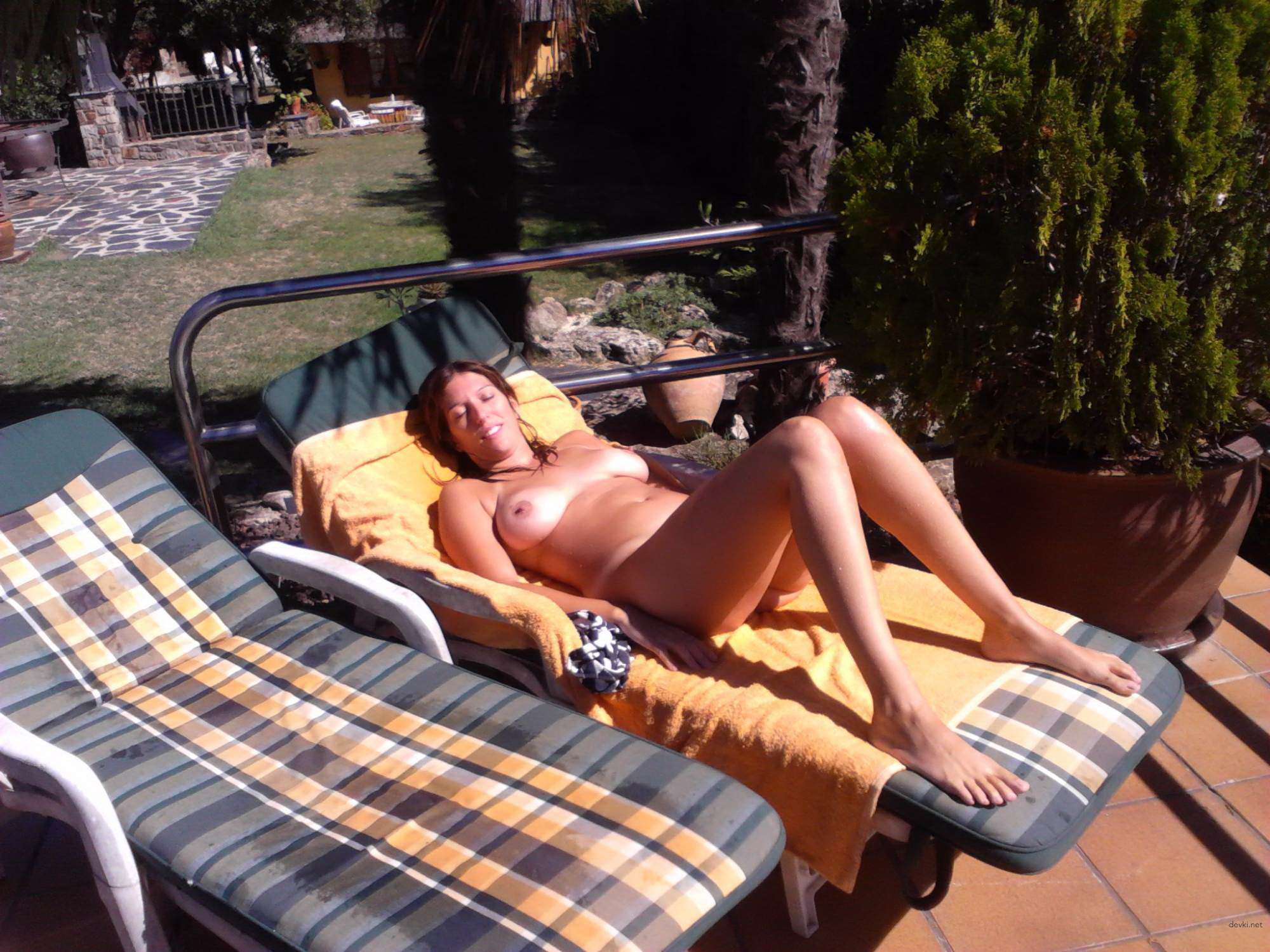 Stunning Busty Amateur Beach and Home Porn - Explicit XXX Photos