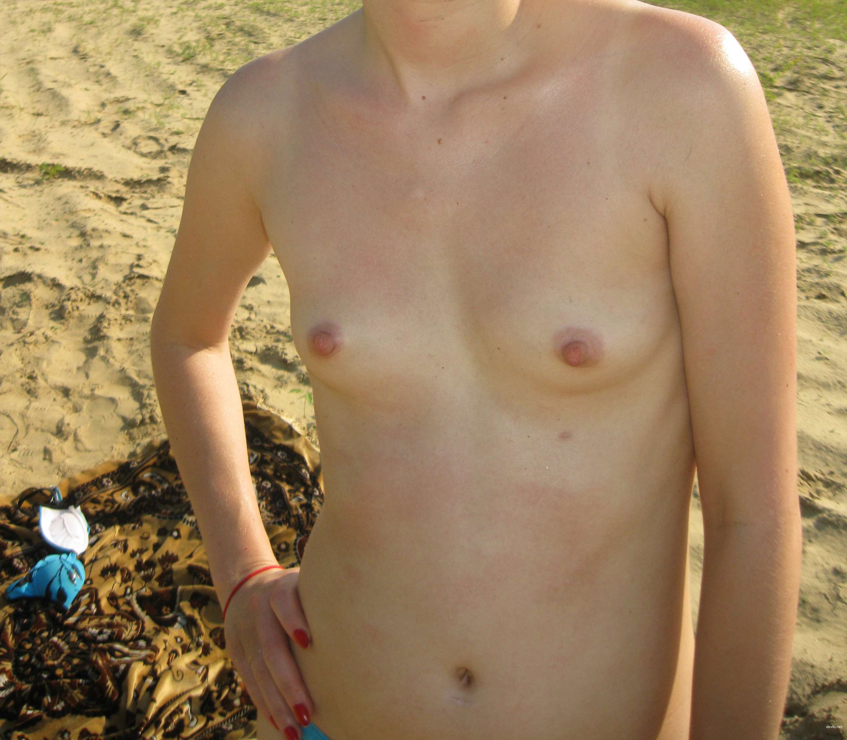 Tiny Tits and Perky Nipples Amateur Babe Exposed in XXX Photo