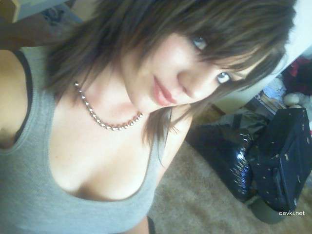 Redhead Amateur Porn Archive: Naughty Girl's Explicit English Photos