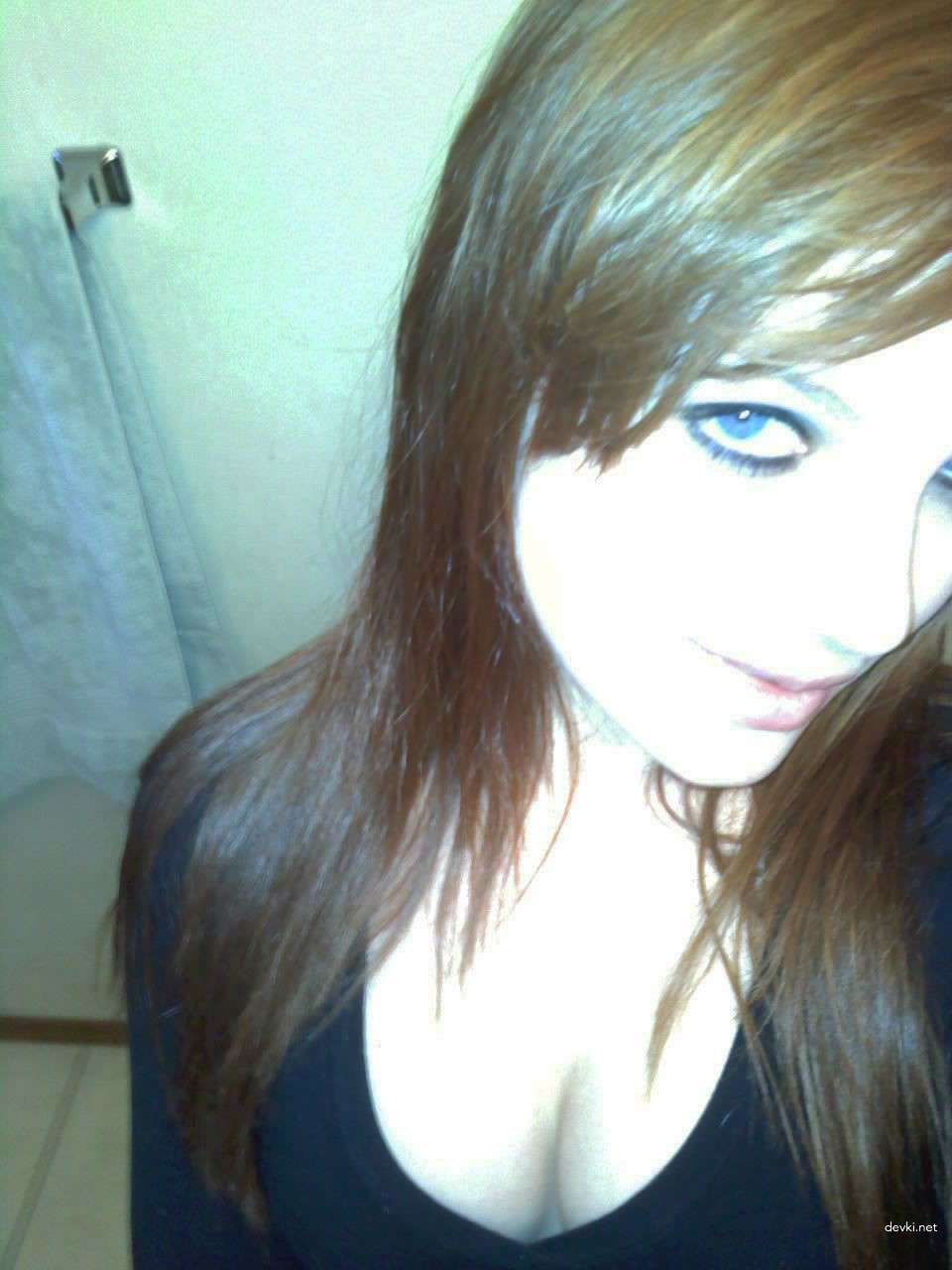 Redhead Amateur Porn Archive: Naughty Girl's Explicit English Photos