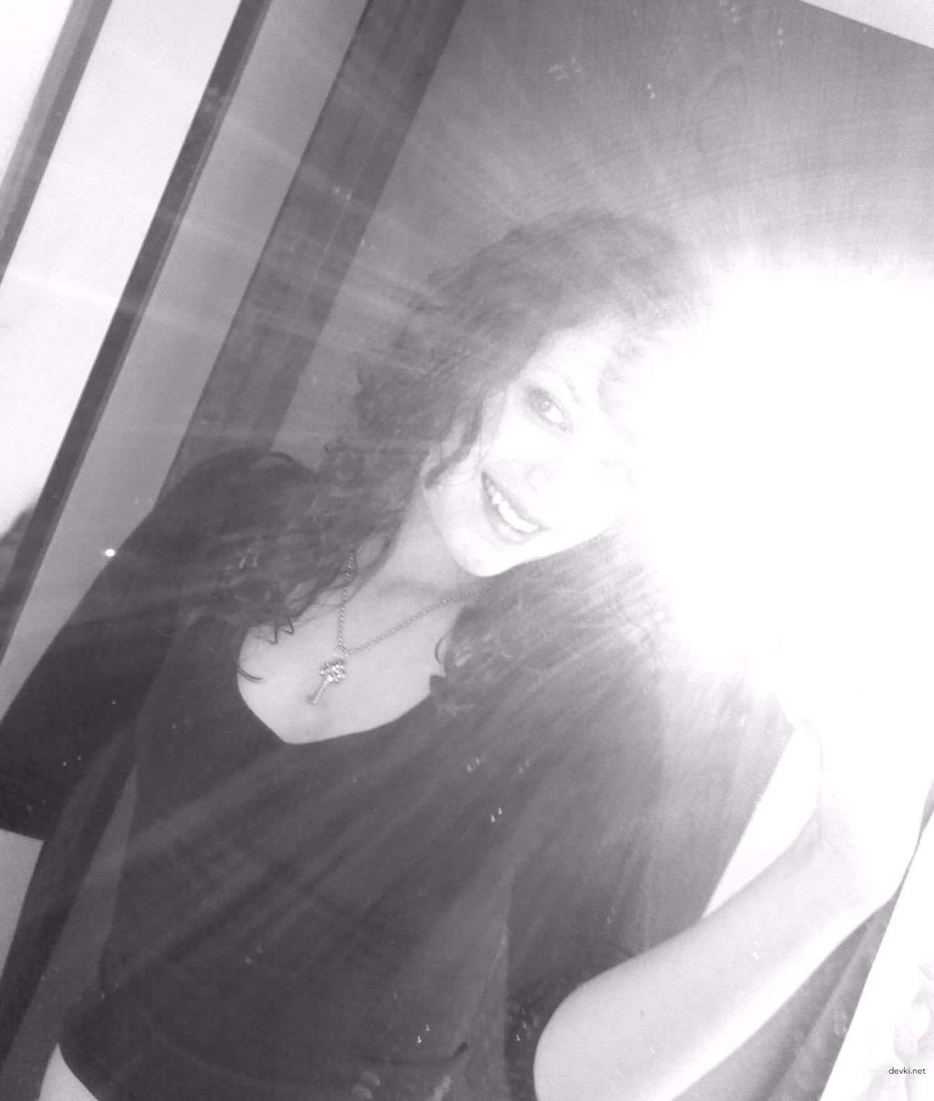 Redhead Amateur Porn Archive: Naughty Girl's Explicit English Photos