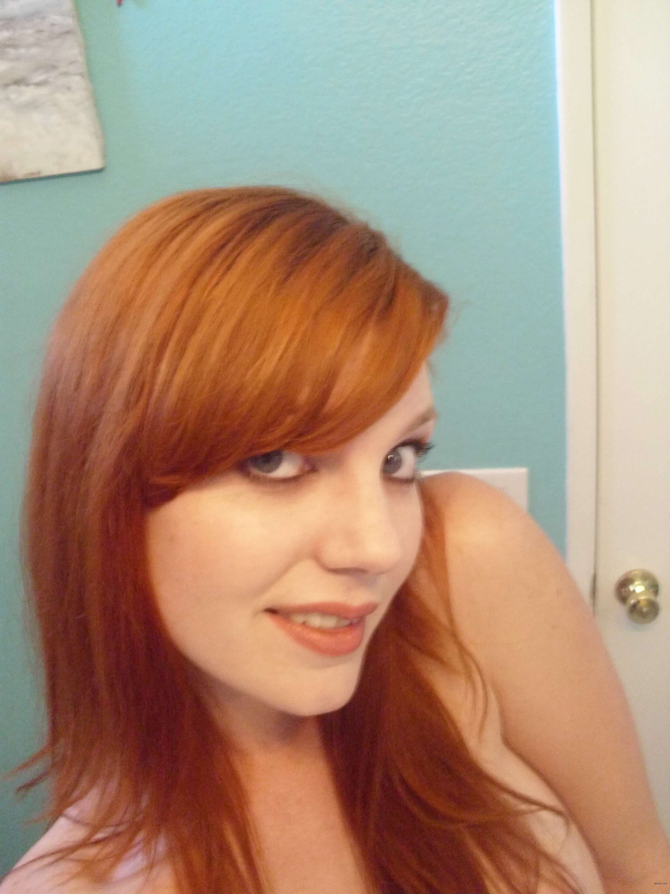 Redhead Amateur Porn Archive: Naughty Girl's Explicit English Photos