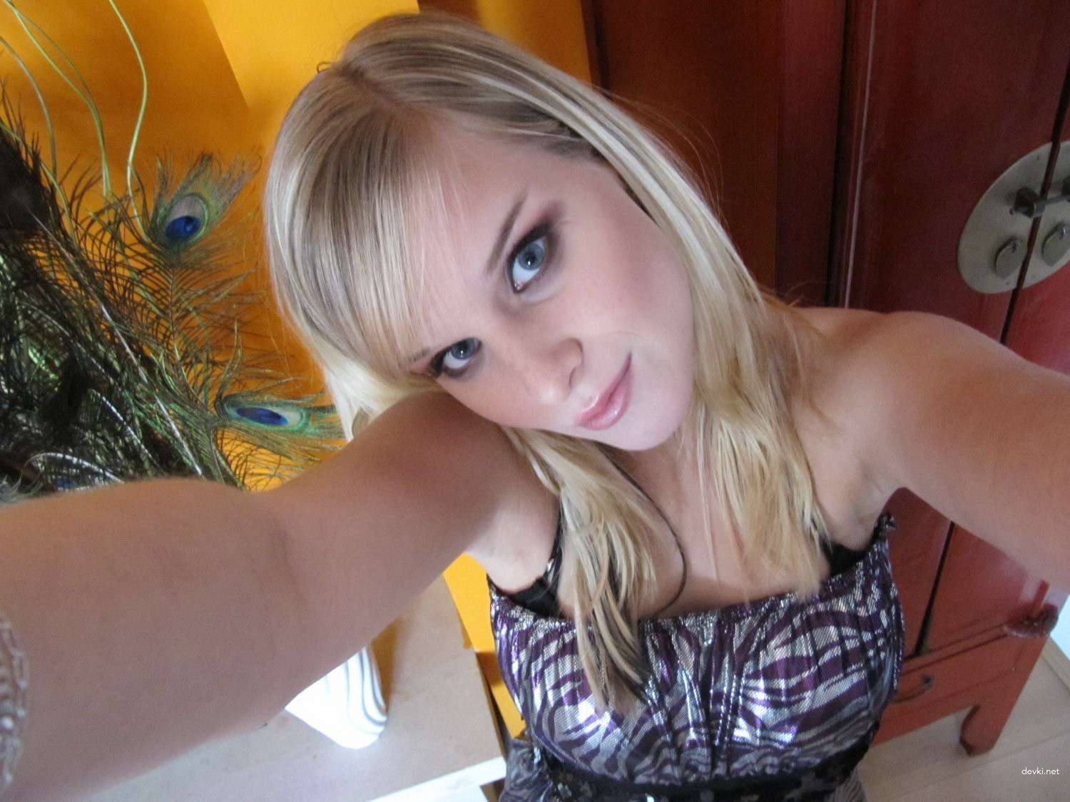 XXX Blonde Bombshell: Explicit Amateur Erotic Album - Hot & Horny XXX Content