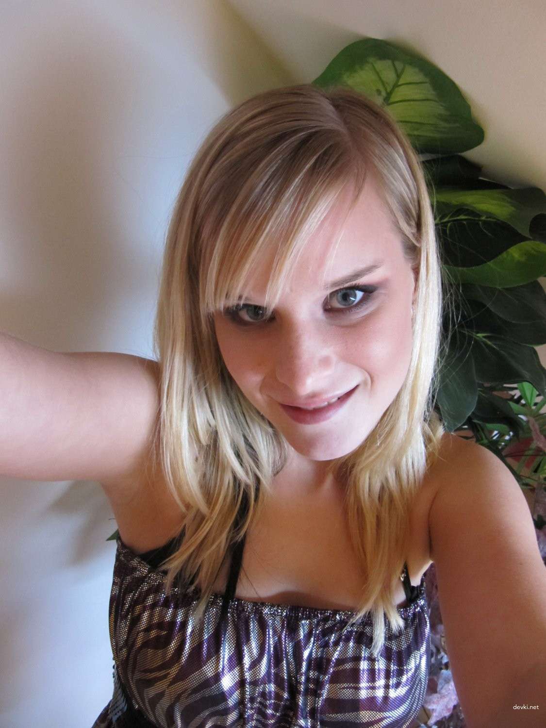 XXX Blonde Bombshell: Explicit Amateur Erotic Album - Hot & Horny XXX Content