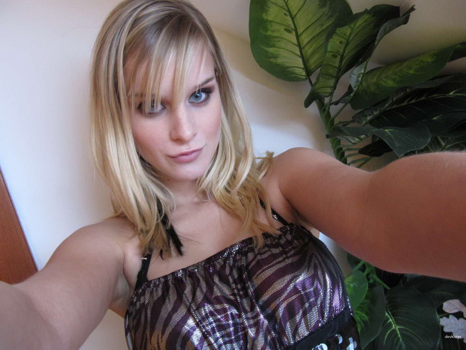 XXX Blonde Bombshell: Explicit Amateur Erotic Album - Hot & Horny XXX Content