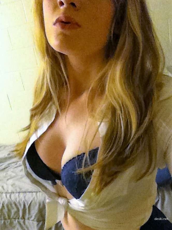 Sensual Amateur Selfie: Explicit Adult Photo of Seductive Cutie
